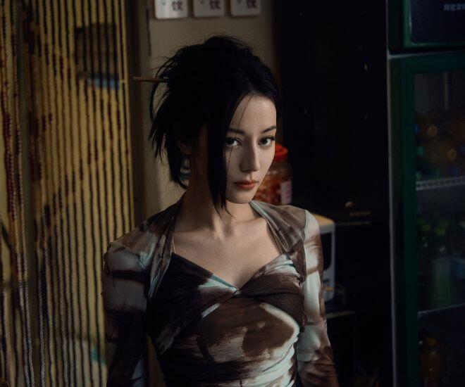 Cú Rời Đất Xanh: Phim hot nhưng lượt xem lao dốc, Địch Lệ Nhiệt Ba "vướng dớp" đóng vai gì cũng thất bại - 1