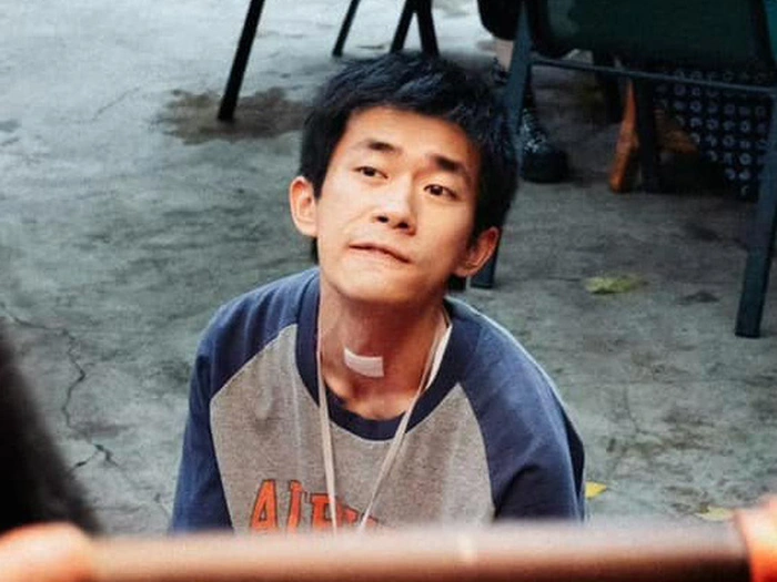 Dịch Dương Thiên Tỉ "lên ngôi" với vai bại não, trở thành Ảnh đế Kim Kê trẻ tuổi nhất lịch sử - 4