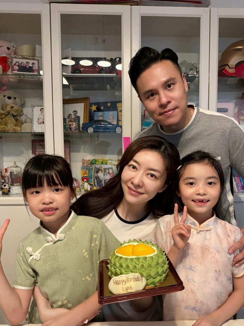 Siêu mẫu bị ví như &#34;đôi giày tồi&#34; nay viên mãn bên chồng đại gia: Cầu hôn được tặng nhà 338 tỷ, sinh con lại thêm căn hộ - 6