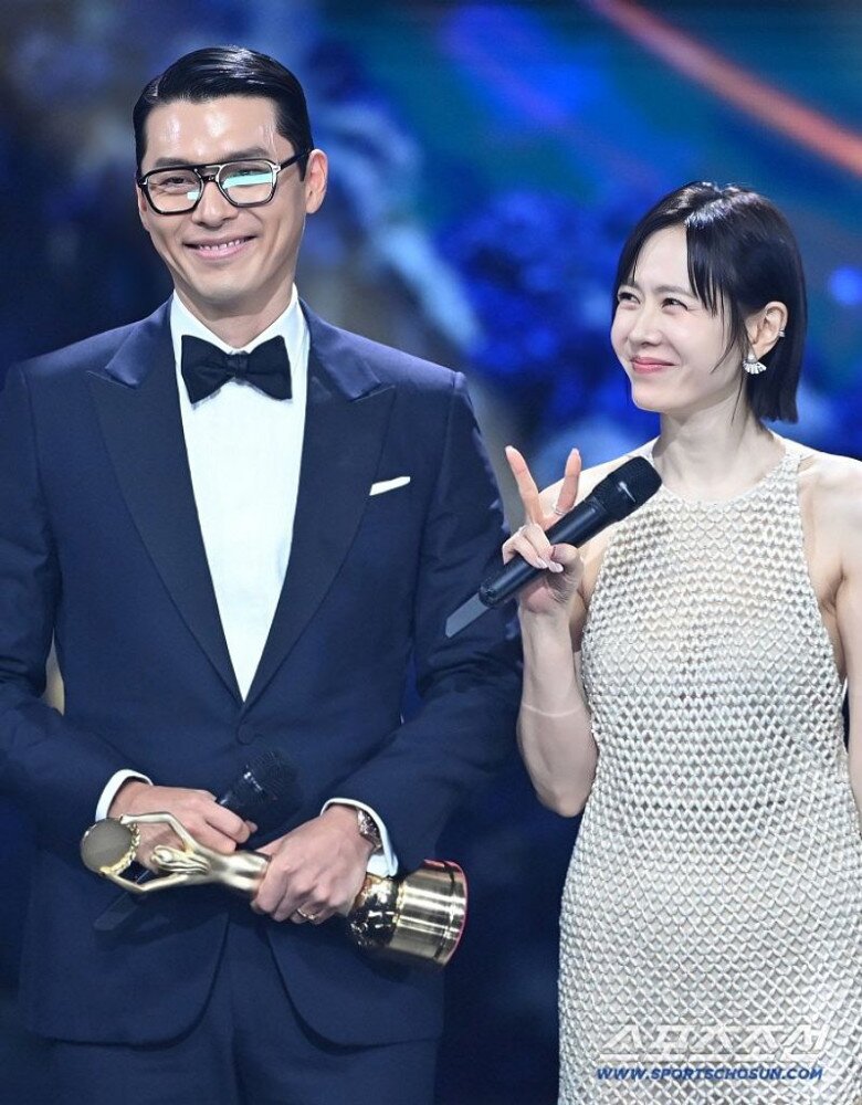 Vợ chồng Hyun Bin - Son Ye Jin cùng nhau "xưng đế, phong hậu" tại Rồng Xanh 2025 nhưng không ai chịu nhường cúp - 8