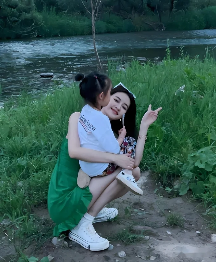 "Tiểu hoa đán" bị mẹ "chiều hư" đến mức chưa từng vào bếp còn bỏ bê con, ở bừa bãi nên bị chồng bỏ - 7