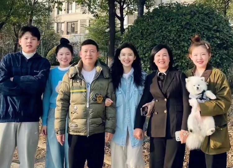 Nữ diễn viên là &#34;người tình trong mộng&#34; ở xứ tỷ dân: Nhan sắc hút 70 triệu lượt xem, nay chân &#34;teo tóp&#34; ai nhìn cũng sợ - 9