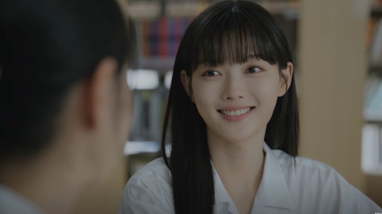 Dear X: Khán giả rùng mình vì "nụ cười đen tối" của "em gái quốc dân" Kim Yoo Jung, nam chính mờ nhạt đến lạ - 9