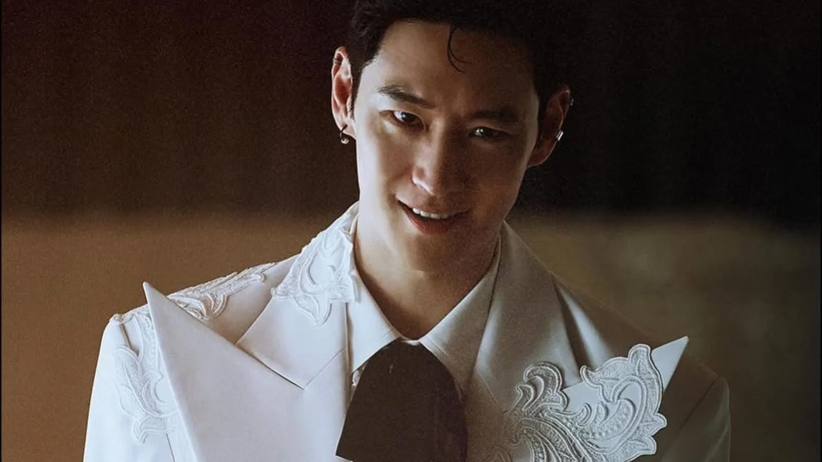 Taxi Driver 3: Khán giả phát cuồng sau 2 tập, Lee Je Hoon &#34;gây thương nhớ&#34; vì vừa đẹp trai vừa hài - 7