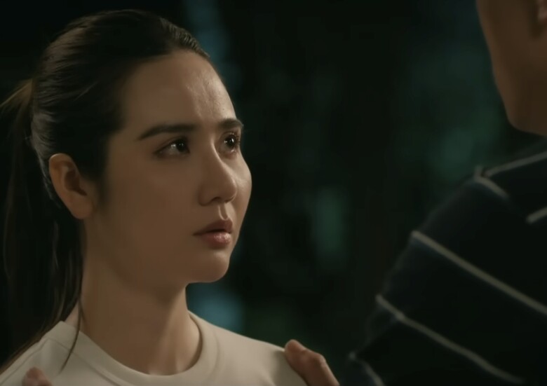 Mỹ nhân có cảnh &#34;vuốt má&#34; Hà Việt Dũng trong Cách Em 1 Milimet: Nhan sắc U40 bị thời gian bỏ quên - 2