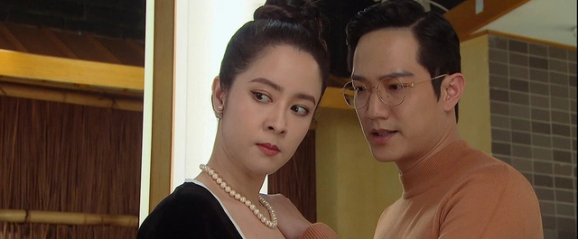 Mỹ nhân có cảnh &#34;vuốt má&#34; Hà Việt Dũng trong Cách Em 1 Milimet: Nhan sắc U40 bị thời gian bỏ quên - 5