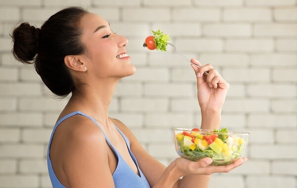 3 thói quen lúc đi vệ sinh dễ khiến bạn nhiễm bệnh, điều số một giới trẻ mắc phải rất nhiều - 4