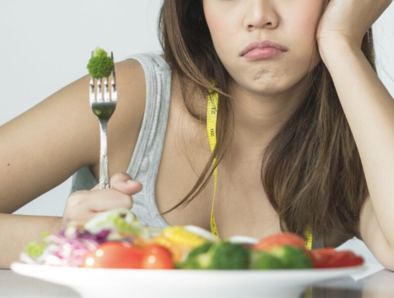 Sau 30 tuổi, phụ nữ còn duy trì 4 thói quen này thì già nhanh gấp 3, da xấu tóc hư bệnh tật gõ cửa - 1