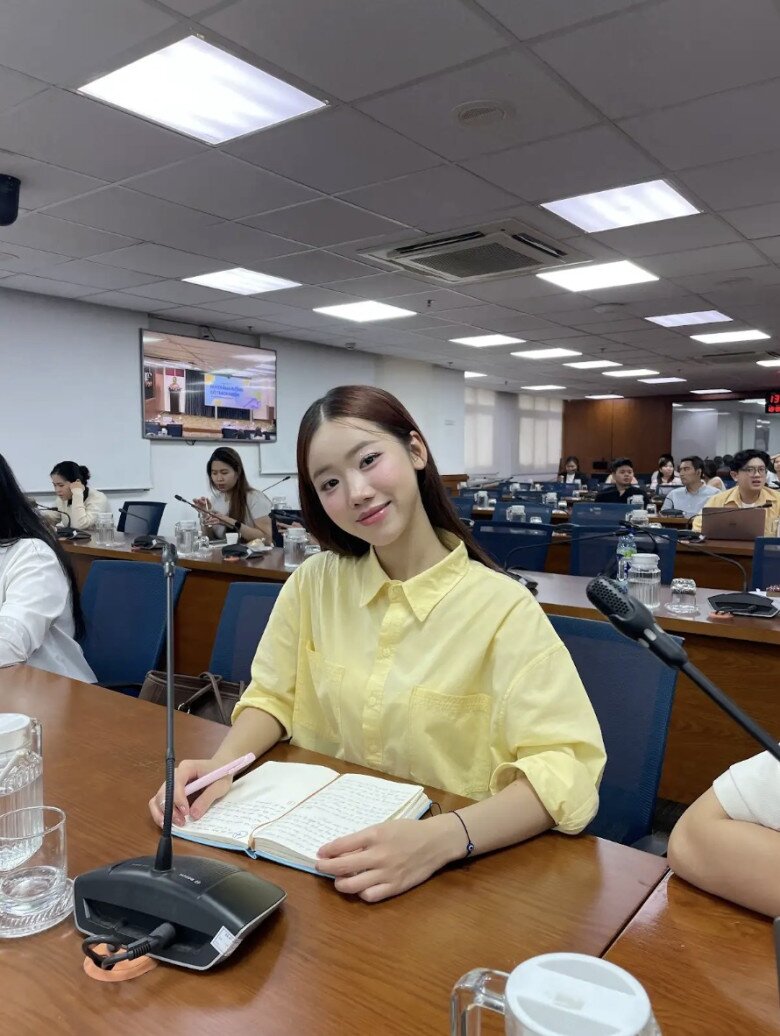 1001 cách phối đồ đi học của dàn mỹ nhân gen Z: Mỗi người một vibe, nhìn là muốn bắt chước ngay - 5