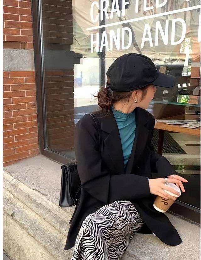 3 kiểu chân váy suông thu đông giúp nàng kéo chân dài chẳng thua váy ngắn lại phối được nhiều kiểu áo - 13