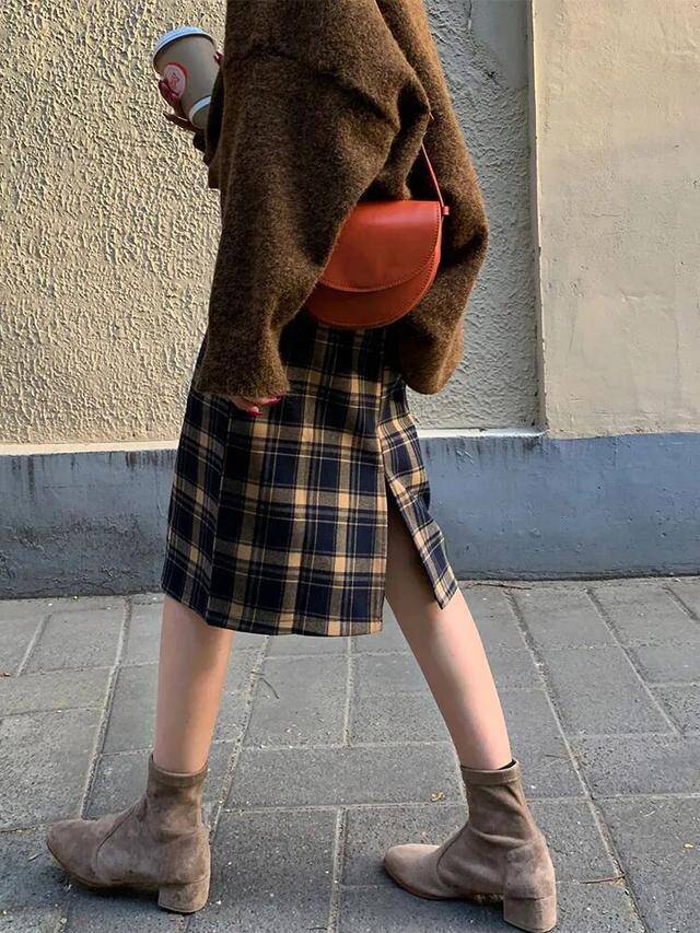 3 kiểu chân váy suông thu đông giúp nàng kéo chân dài chẳng thua váy ngắn lại phối được nhiều kiểu áo - 16