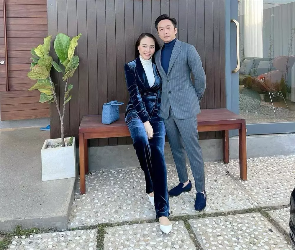 3 nàng dâu hào môn khéo chọn giày khi sánh đôi bên chồng, một mỹ nhân đi dép lê mà được khen hết lời - 21