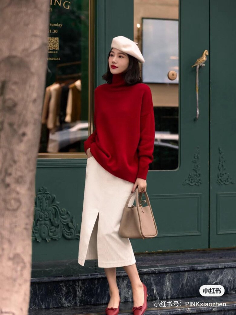 Không phải đen trắng hay xám, đây là 5 màu áo len đẹp nên sắm mùa Thu Đông, vừa trẻ trung lại không kén da - 11