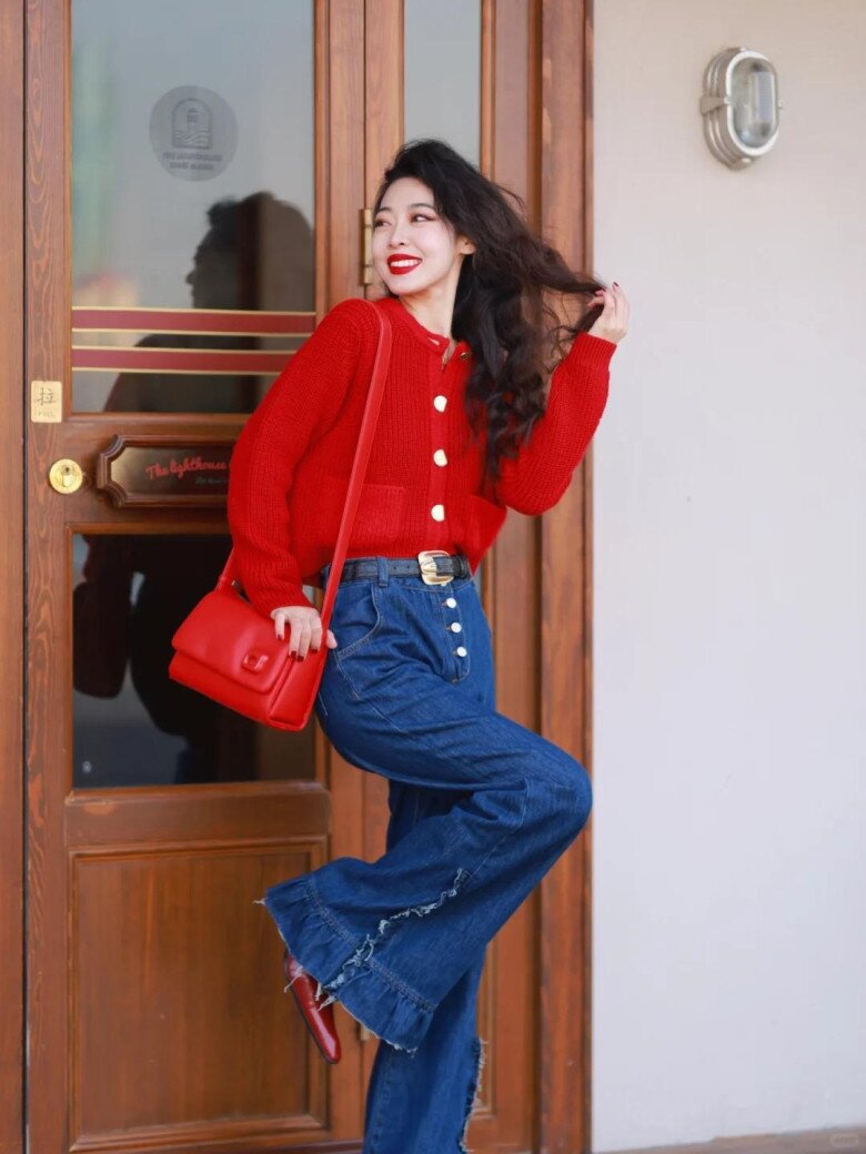 Không phải đen trắng hay xám, đây là 5 màu áo len đẹp nên sắm mùa Thu Đông, vừa trẻ trung lại không kén da - 13