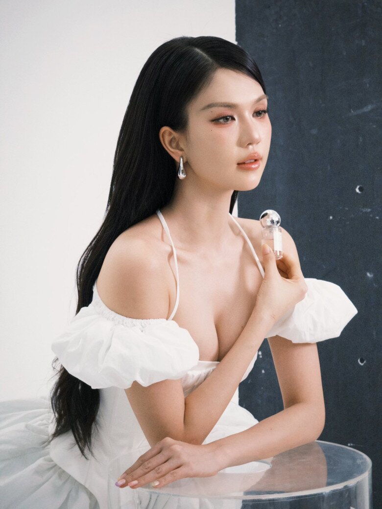 Ngọc Trinh sở hữu vòng 1 đẹp tự nhiên 84cm, nhưng cứ ăn diện kiểu này dễ khiến “núi đôi” như bốc hơi - 10