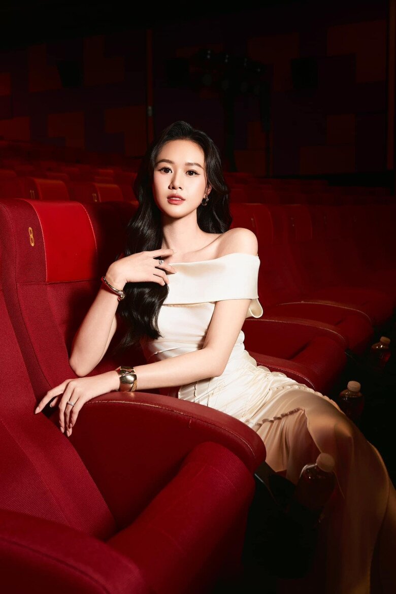 Bạn thân Trấn Thành thắng đời 1-0 khi cưới cô vợ kém 12 tuổi đẹp "chấp" cả hoa hậu, cân cả kiểu đầm kén người mặc - 6