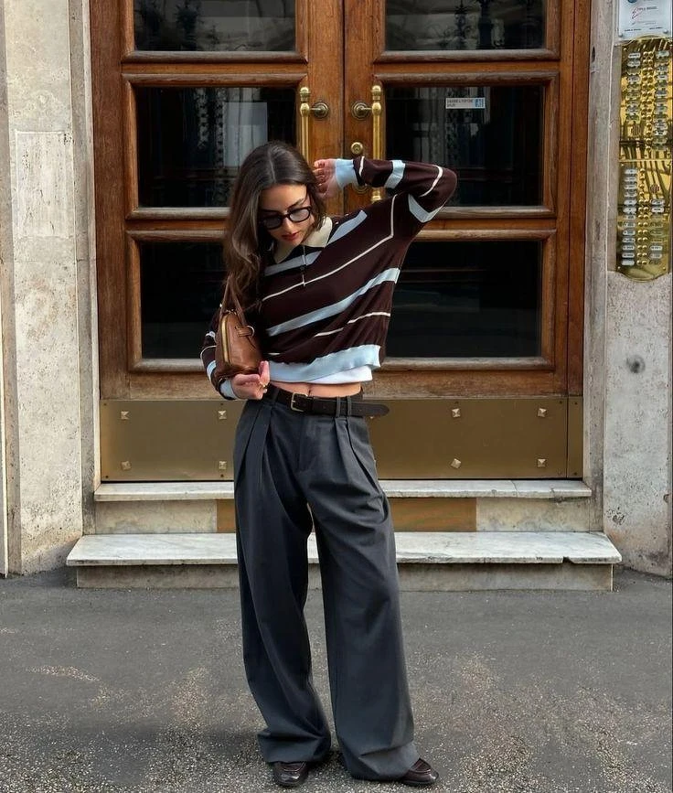 Áo kẻ ngang "phủ sóng" khắp nơi: 10 kiểu phối đồ giúp chị em tuổi nào diện cũng trông trẻ trung, sành điệu - 1