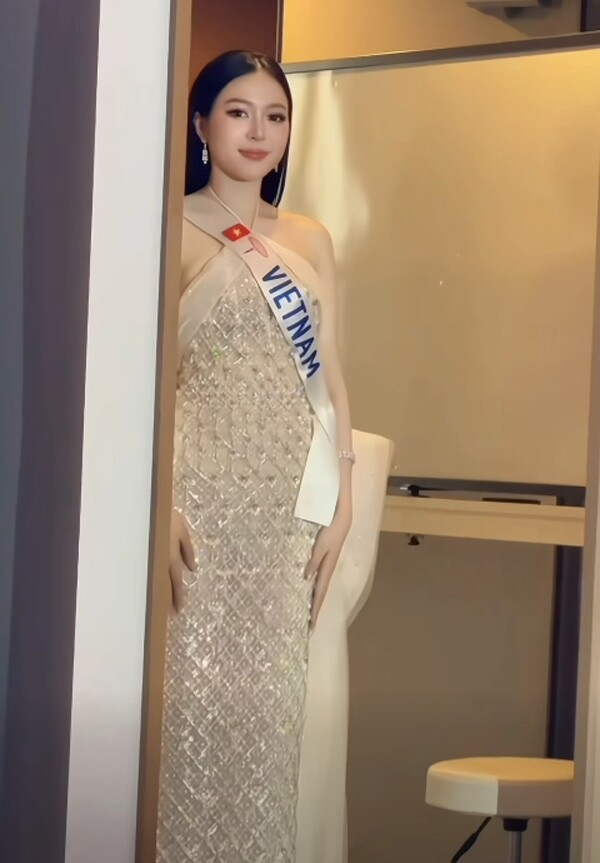 Kiều Duy khoe body gợi cảm trong bán kết Miss International, thái độ giám khảo gây chú ý - 2