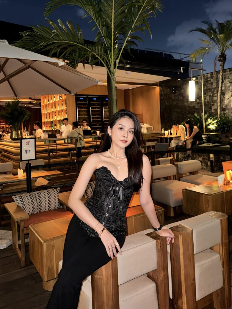 &#34;Bản sao Angela Phương Trinh&#34; 15 tuổi nổi tiếng khắp nước, dậy thì thành công với nhan sắc tinh hoa hội tụ của loạt mỹ nhân - 16