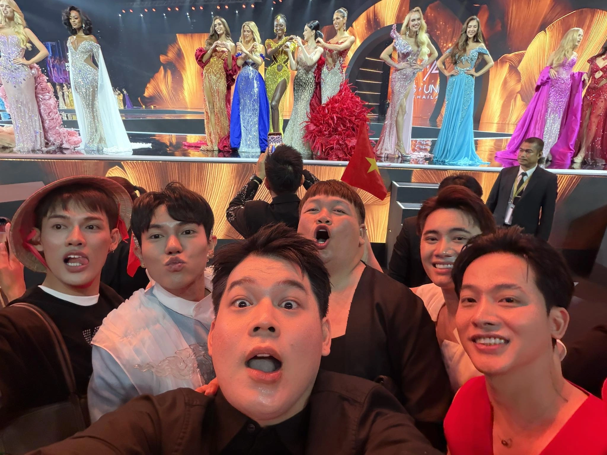 Trực tiếp chung kết Miss Universe 2025: Dàn sao sang Thái cổ vũ Hương Giang, liệu mỹ nhân Việt có tạo ra kỳ tích? - 19