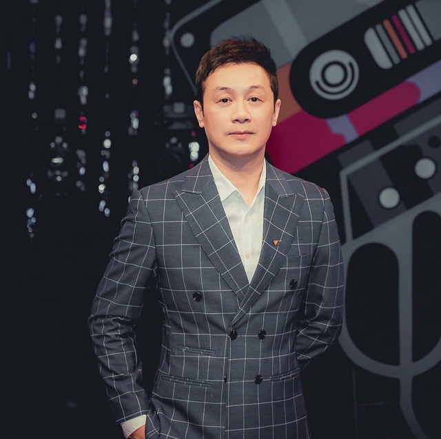 Cô gái lai Pháp đi thi Hoa hậu rồi cưới luôn nam MC VTV đình đám hơn 14 tuổi, nhan sắc hiện tại gây ngỡ ngàng - 1