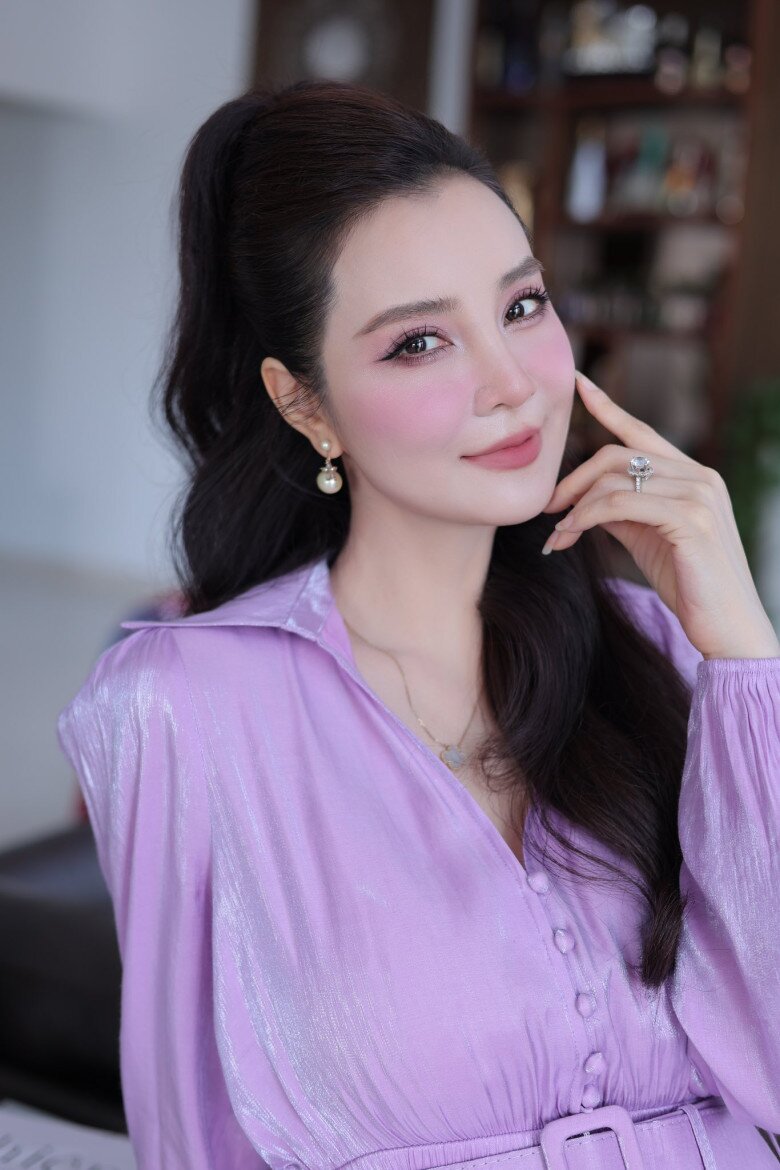 &#34;Cô Trúc&#34; Mai Thu Huyền khoe ảnh gia đình: Mẹ ruột thời trẻ xinh như mộng, hai con gái đều thừa hưởng &#34;gen cực phẩm&#34; - 16