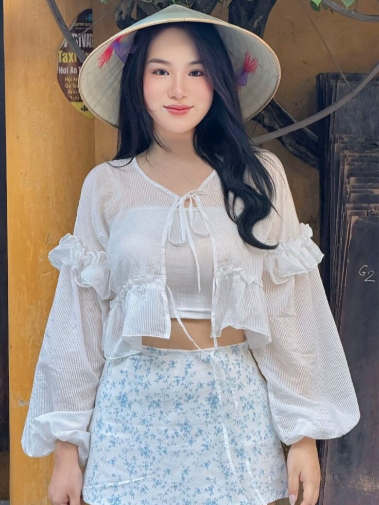 Con gái đại gia ngành nhựa có mẹ là Á hậu, xưa mũm mĩm nay tuổi 23 "chân dài như sếu", có điểm đẹp lấn át mẹ - 10