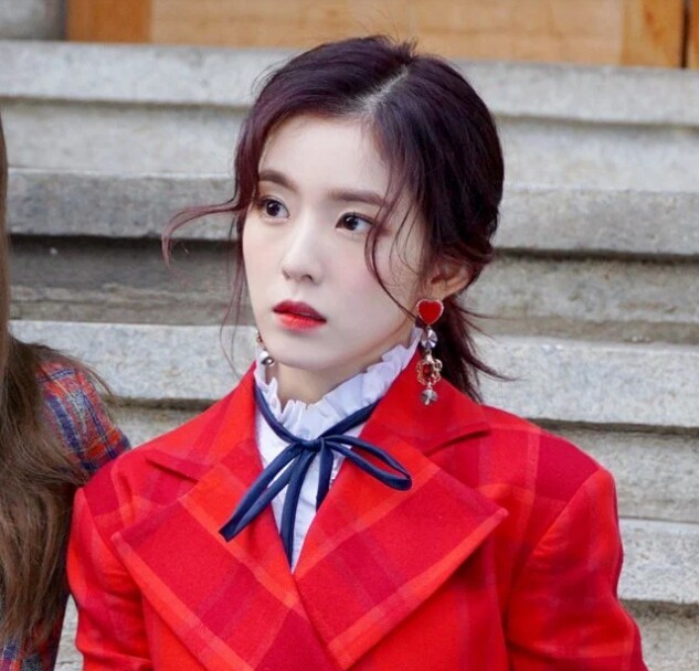 Cùng kiểu mặt sao người khác cắt mái thì trẻ còn bạn lại già? Cứ dựa vào điểm này sẽ tôn ngũ quan hài hòa - 6