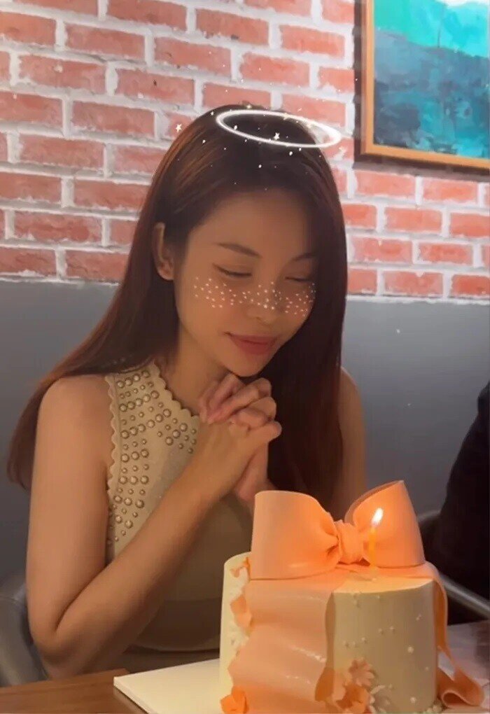 Em gái Đỗ Mỹ Linh sở hữu nhan sắc quyến rũ ngọt ngào, được dân mạng xúi đi thi Hoa hậu nối ngôi chị - 3