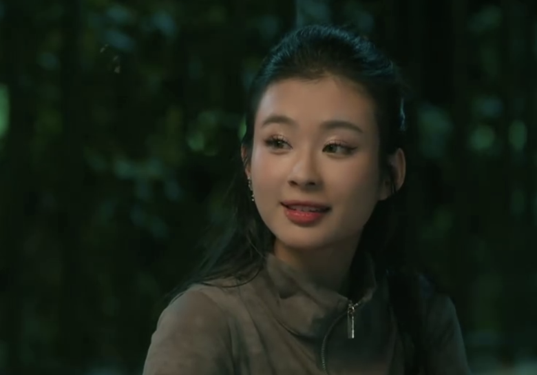 Gu ăn mặc trái ngược của &#34;con gái ông trùm&#34; hot nhất Việt Nam: Trên phim cực &#34;ngầu&#34;, ngoài đời quyến rũ vô đối - 1