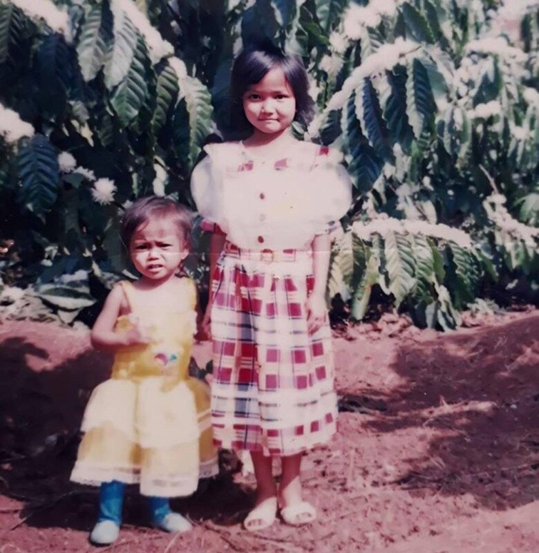 H'Hen Niê khoe ảnh hồi nhỏ chứng minh con giống mẹ, dân tình lại phát hiện cô có tố chất hoa hậu từ bé - 4