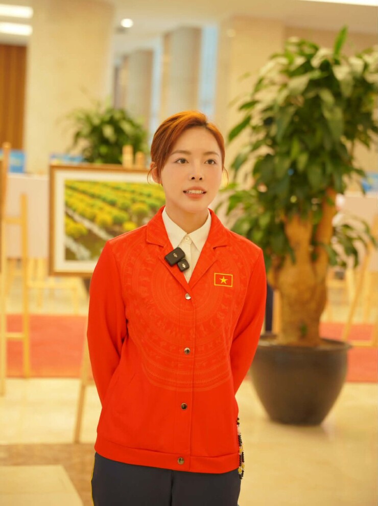 &#34;Hoa khôi bắn súng&#34; 2k4 mang hàm Thượng úy, gây bất ngờ với diện mạo đời thường đẹp như hoa hậu, chân dài chuẩn mẫu - 2