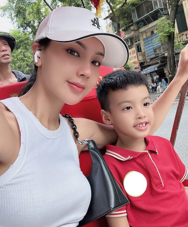 Hotgirl Tuyệt tình cốc xưa mặc &#34;mát mẻ&#34;, U40 làm mẹ đơn thân quyến rũ, thay đổi phong cách khác trước hoàn toàn - 15