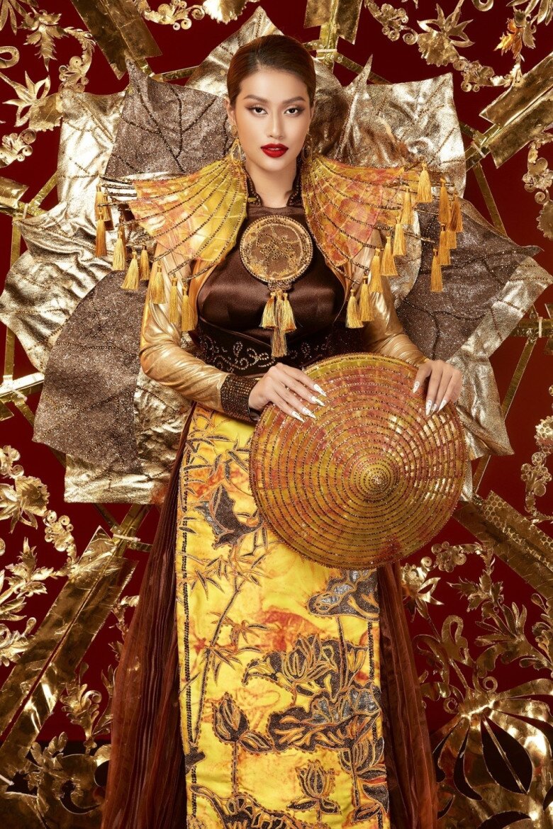 Hương Giang mặc áo dài trắng tinh tại Miss Universe, nhìn lại 4 lần áo dài Việt thắng giải Trang phục dân tộc đẹp nhất - 7