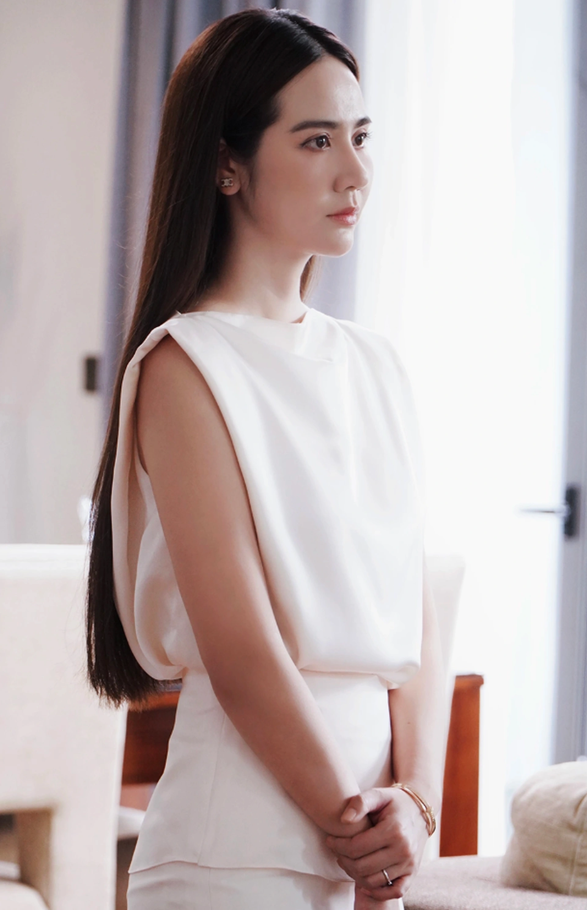 Huyền Lizzie là mỹ nhân mặc đồ công sở đẹp nhất màn ảnh, chị em mê phong cách tổng tài tham khảo ngay - 7