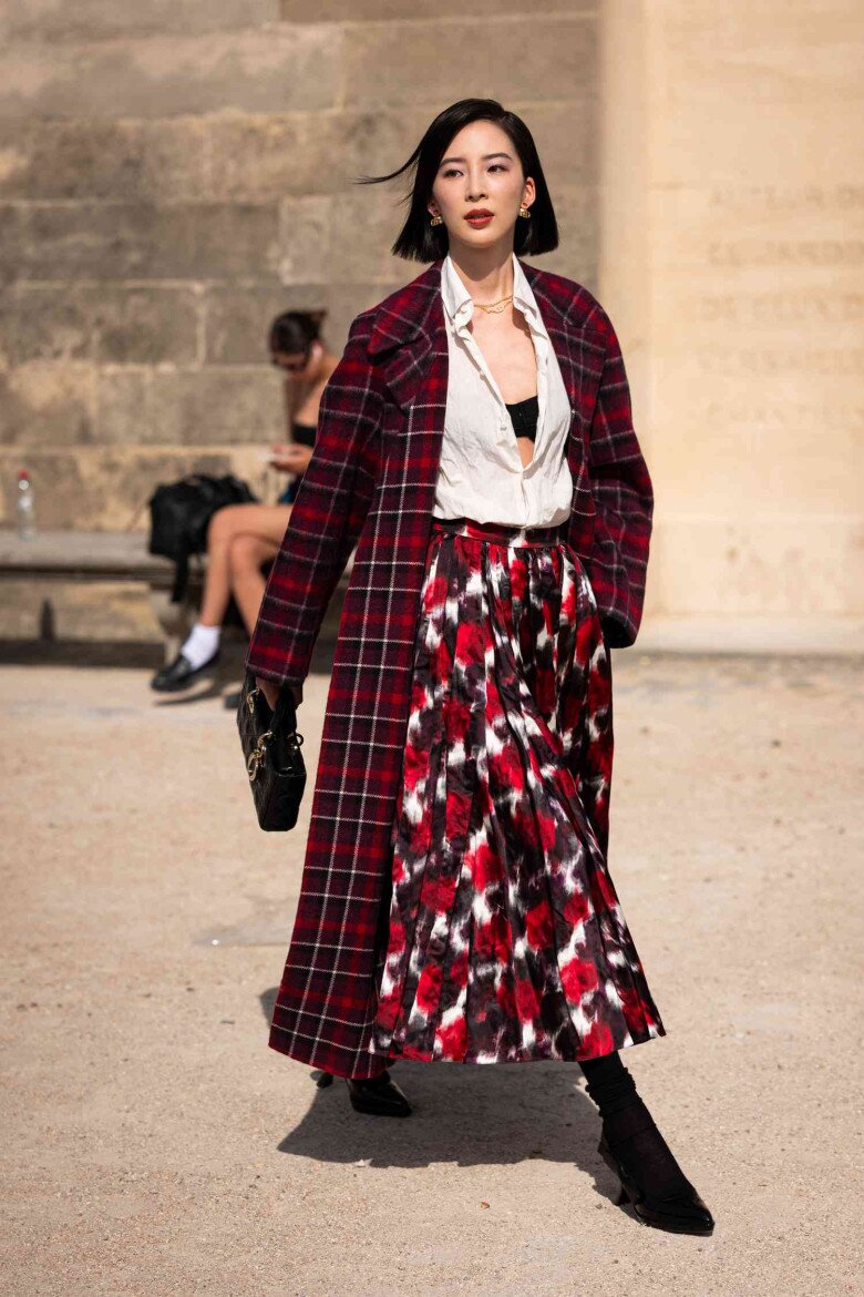 Cao dưới 1m60 vẫn mặc áo khoác dài đẹp “đỉnh”, không sợ nuốt dáng nhờ chọn đúng kiểu, diện lên trẻ hẳn vài tuổi - 8