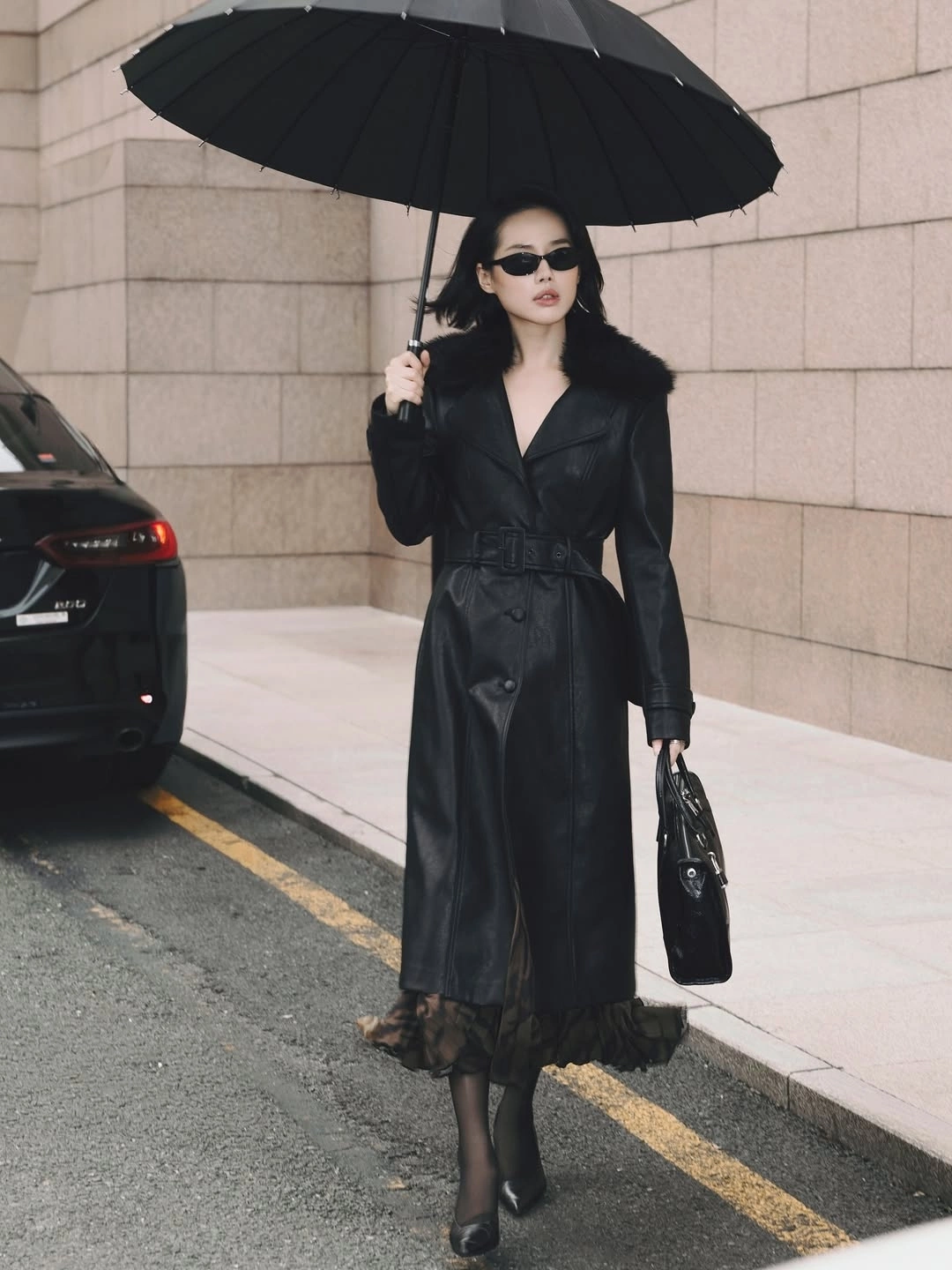 Mặc áo khoác lông vừa sang vừa trẻ như mỹ nhân Việt, chị em hóa thành quý cô &#34;giàu ngầm&#34; - 10