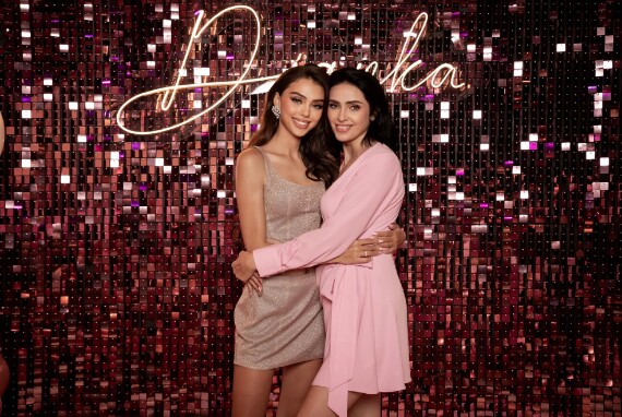 Mẹ vợ Bùi Tiến Dũng sinh ở nơi "phụ nữ đẹp nhất thế giới", nhìn sang mẹ vợ Đoàn Văn Hậu càng trầm trồ hơn - 4