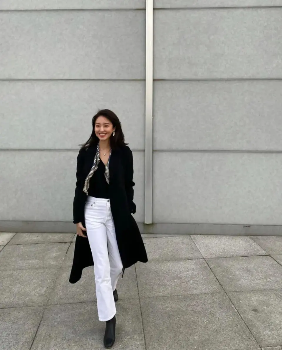 Làm thế nào để mang bốt ngắn mà không khiến chân còn "một mẩu"? 3 kiểu quần diện với bốt giúp kéo dài cả người - 10