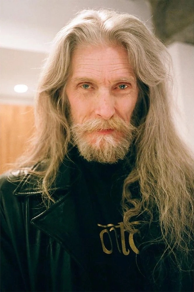 Nhìn lại đỉnh cao nhan sắc “cậu bé đẹp nhất thế giới” vừa qua đời: Đẹp đến siêu thực nhưng biến cuộc đời thành bi kịch - 18