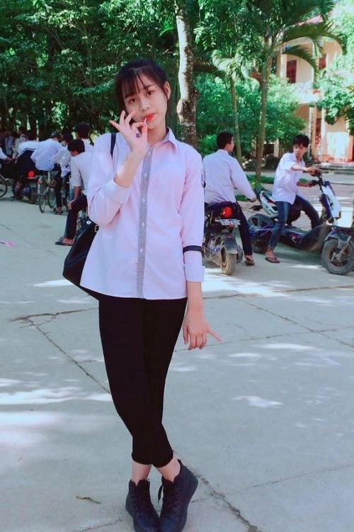 Ngỡ ngàng nhan sắc thuở &#34;chân đất&#34; của loạt hoa hậu Việt đổi đời nhờ thi sắc đẹp, lấy chồng dựng rạp chục tỷ - 2