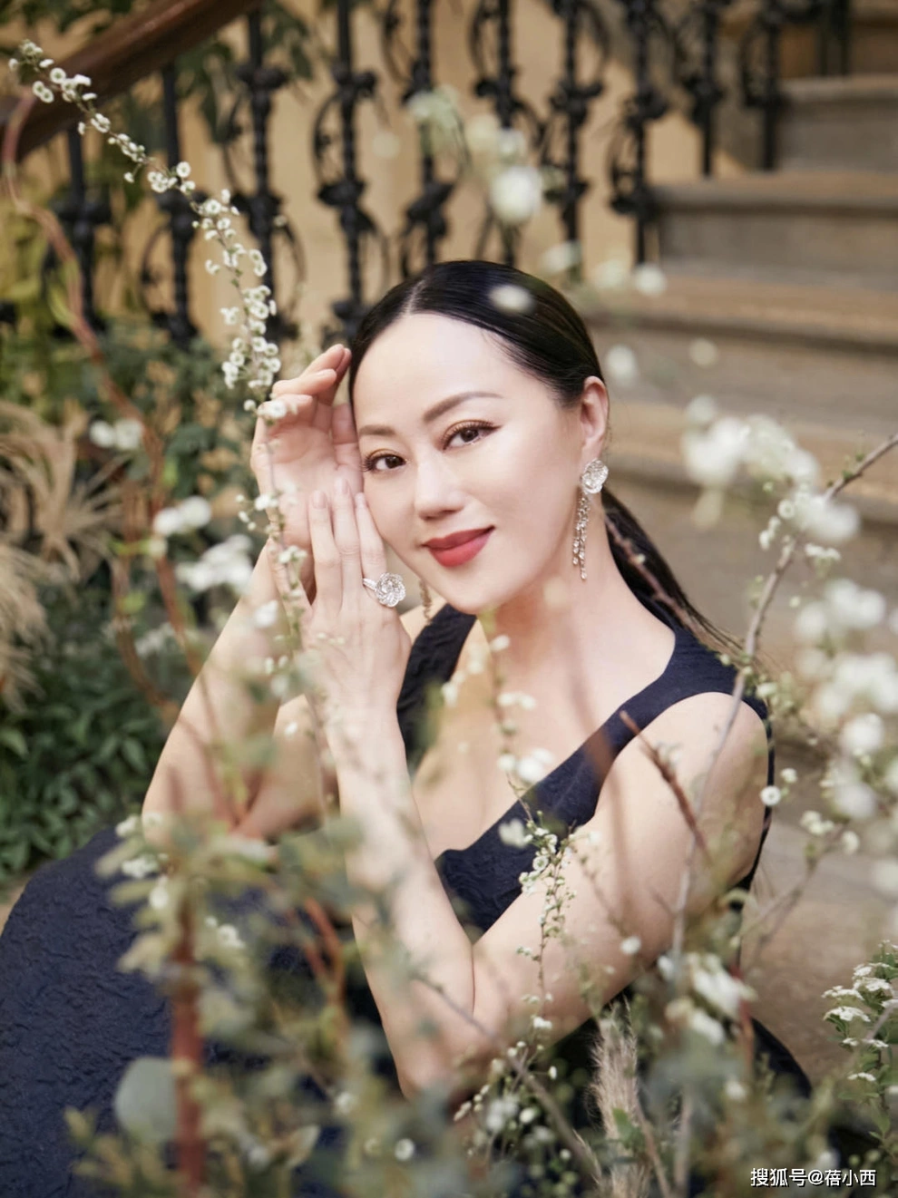 Người phụ nữ U65 có làn da căng bóng, không nếp nhăn như người 30 tuổi nhờ duy trì thói quen uống 3 loại nước mỗi ngày - 4