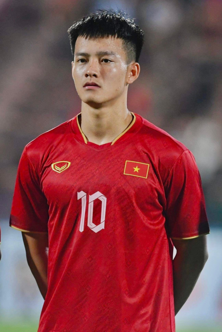 Nhan sắc cô gái khiến cầu thủ Thanh Nhàn vội "chốt đơn" khi 20 tuổi, xinh như hotgirl nên chồng mê từ lúc chưa đôi mươi - 1