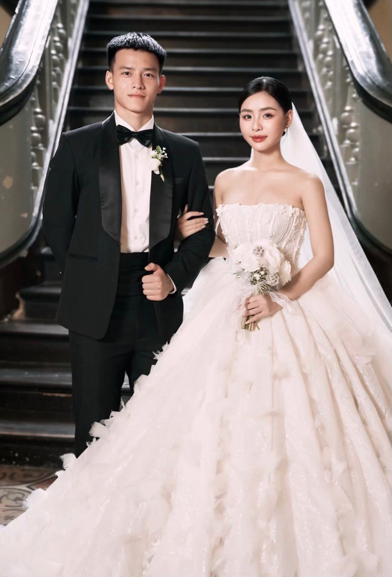 Nhan sắc cô gái khiến cầu thủ Thanh Nhàn vội "chốt đơn" khi 20 tuổi, xinh như hotgirl nên chồng mê từ lúc chưa đôi mươi - 2