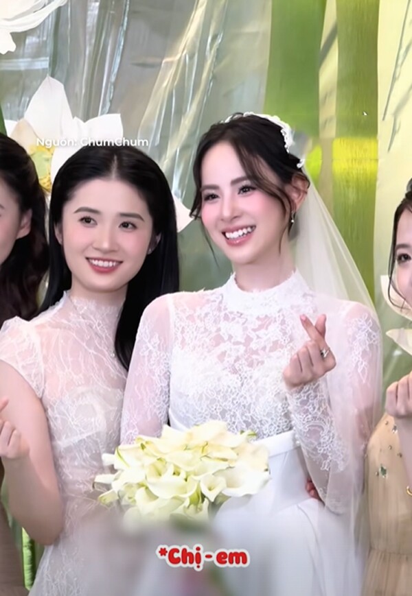 Chị gái Hương Liên có vẻ đẹp một 9 một 10 với em gái, nhìn sang mẹ ruột mới thấy gia đình toàn cực phẩm nhan sắc - 5