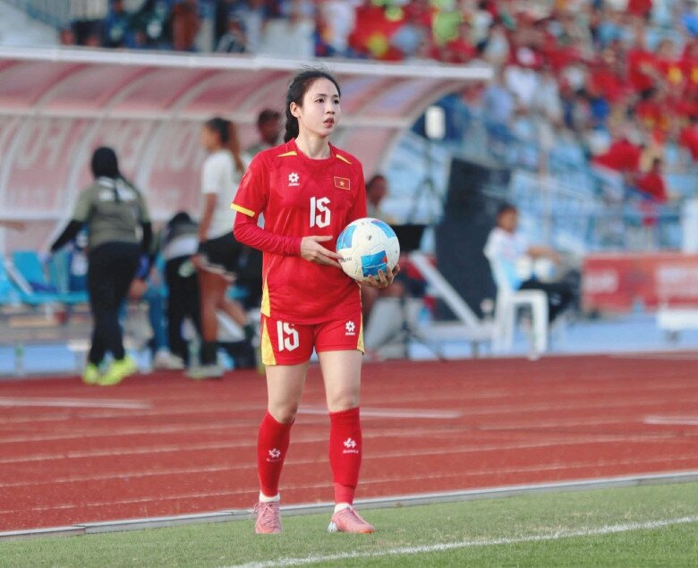 "Báu vật nhan sắc quốc gia" năm 2025: Nam thần quân đội hút 2 tỷ lượt xem, cặp đôi "hậu duệ mặt trời" gây sốt - 27