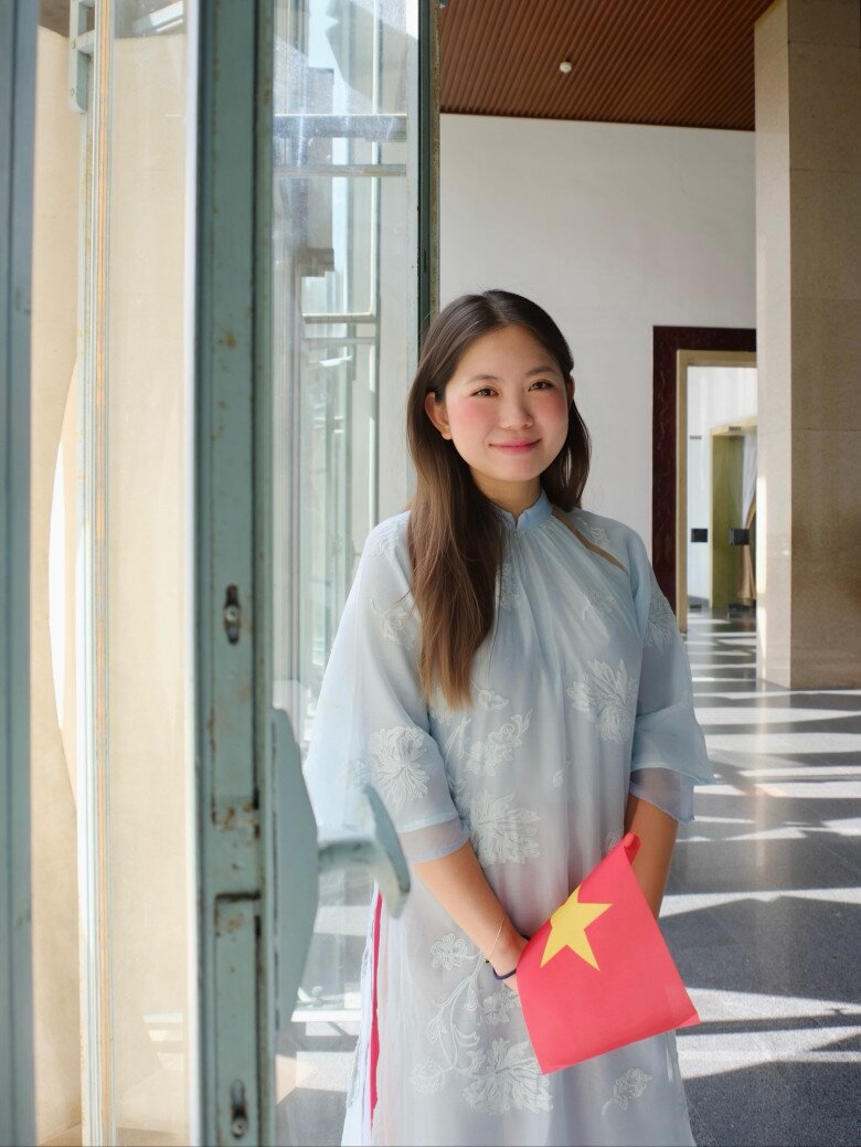 Nữ cơ phó U30 đốn tim với gương mặt &#34;búng ra sữa&#34;, ăn mặc dễ thương như nữ sinh khác hẳn khi mặc đồng phục bay - 6