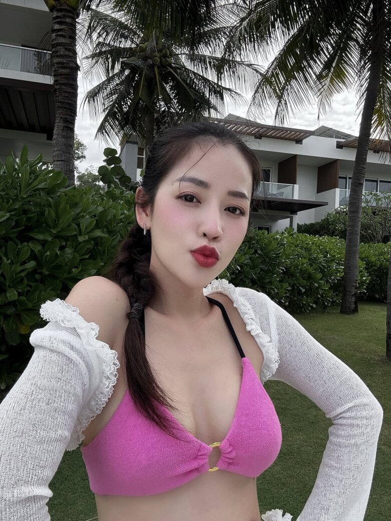 Giảm 16kg sau sinh, mỹ nhân có vòng 1 đẹp nhất làng hài hiếm hoi mặc bikini để lộ vóc dáng thực - 4