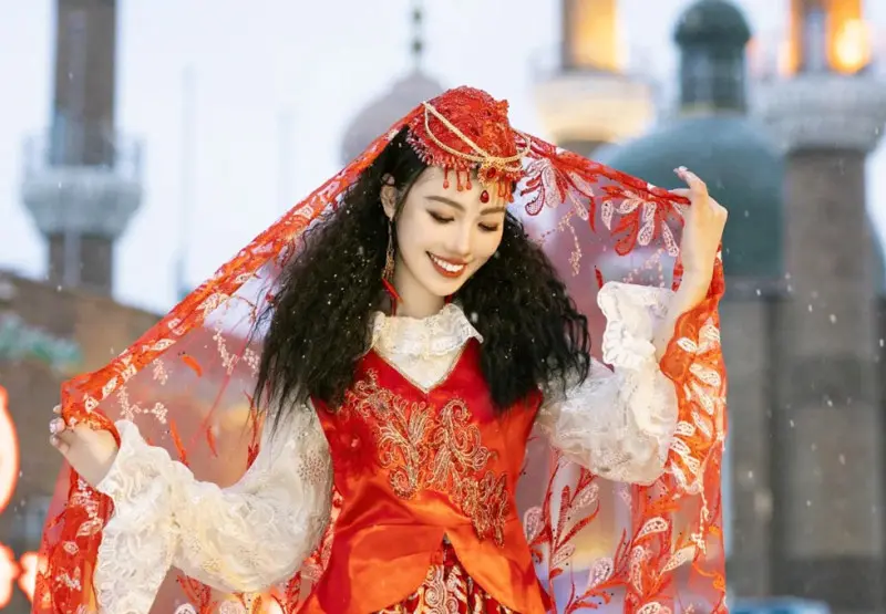 Không cần dầu gội đắt tiền, tại sao các cô gái Tân Cương có mái tóc dày đẹp hiếm thấy? Bí kíp nằm ở loại cỏ thiên nhiên này - 8