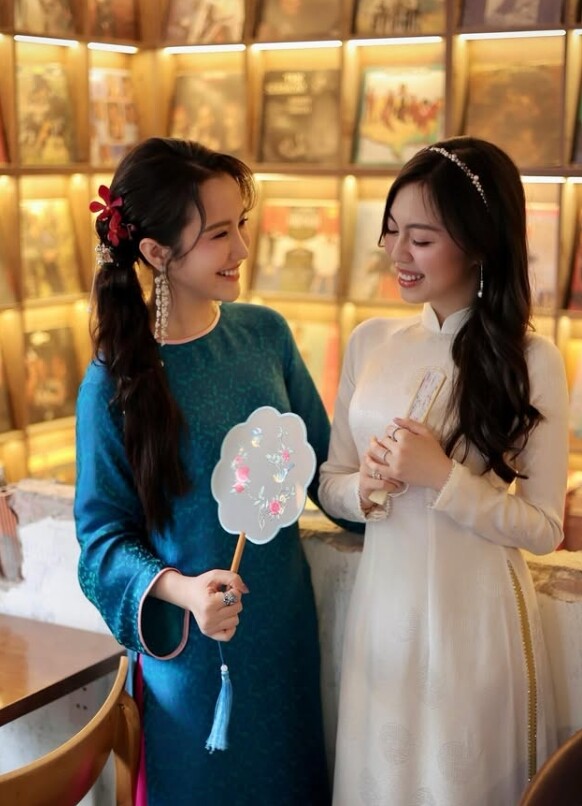 Thiên kim tiểu thư gia tộc siêu giàu ở Việt Nam lấy thiếu gia Phan Hoàng: Thần thái sang chảnh, sở hữu hàng hiệu không đếm xuể - 16